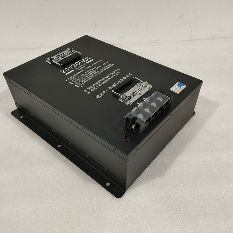 Rechargeable 24V LiFePO4 Battery With BMS For Safe And Long Lasting Power 1800CCA